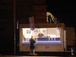 Weihnachtsmarkt - kurz vor dem Feierabend (Freiburg im Breisgau, Dezember 2025)